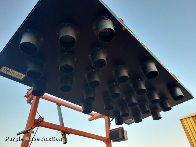 image for item JH9929 2010 Wanco WTSP arrow board trailer