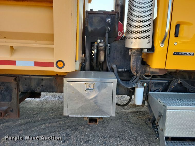 image for item JH9930 2007 Sterling L-Line dump truck