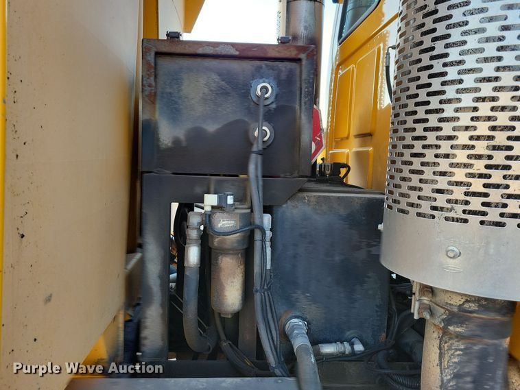 image for item JH9930 2007 Sterling L-Line dump truck