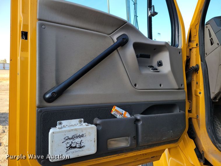 image for item JH9930 2007 Sterling L-Line dump truck