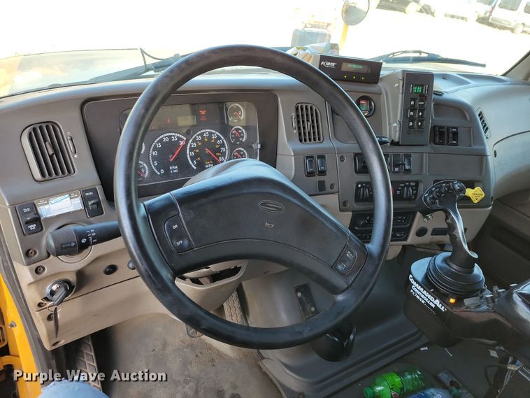 image for item JH9930 2007 Sterling L-Line dump truck