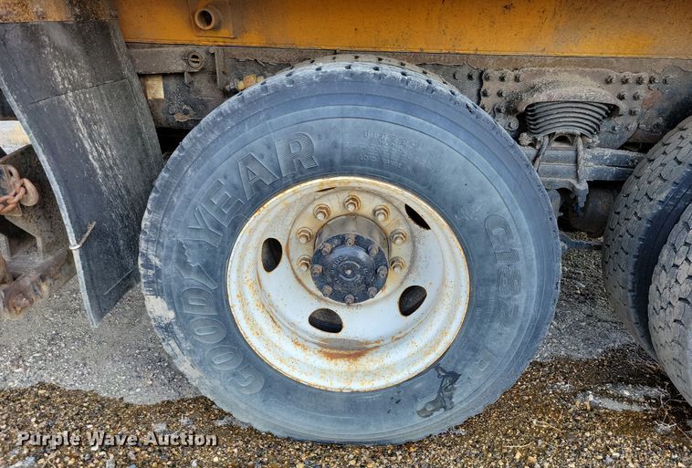 image for item JH9930 2007 Sterling L-Line dump truck