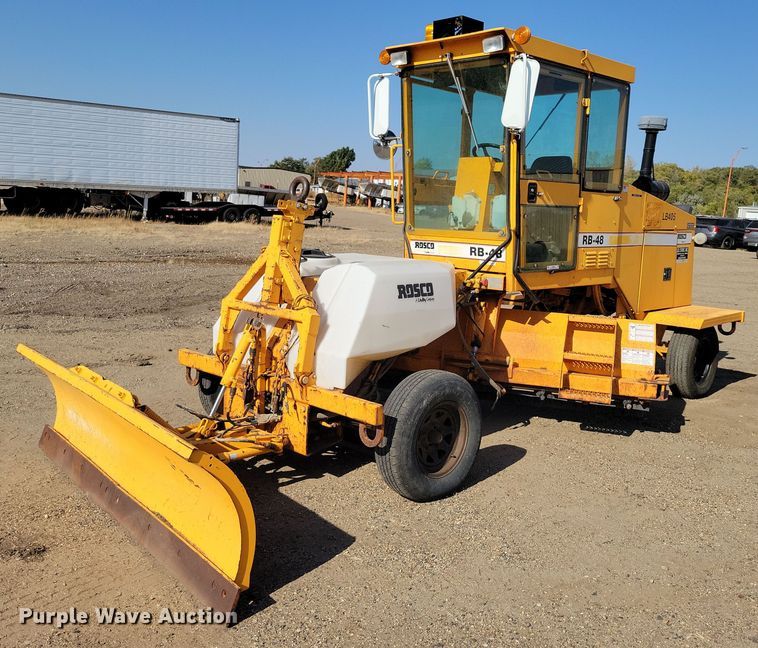 2005 Rosco RB48 broom in Pierre, SD Item JH9933 for sale Purple Wave