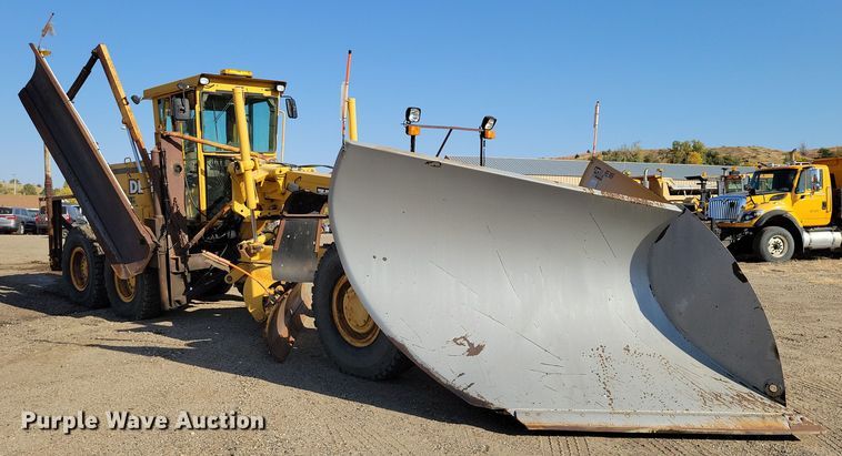 image for item JH9934 2001 John Deere 772CH motor grader