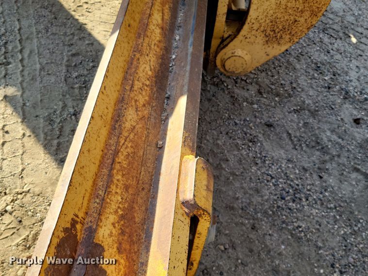 image for item JH9934 2001 John Deere 772CH motor grader