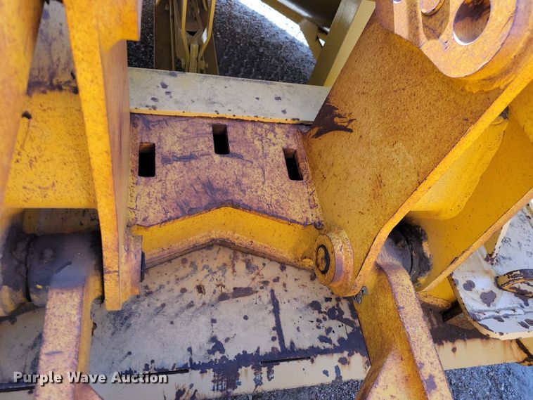 image for item JH9934 2001 John Deere 772CH motor grader