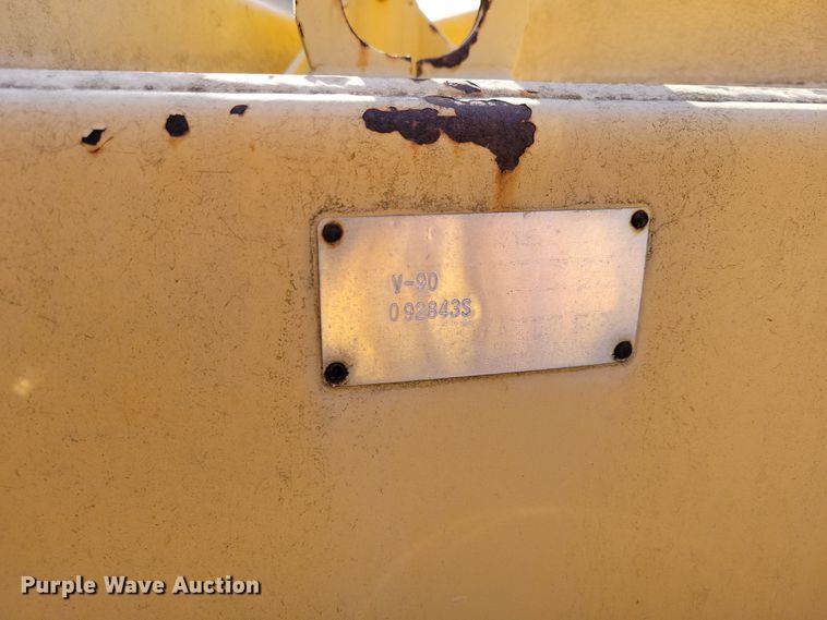 image for item JH9934 2001 John Deere 772CH motor grader