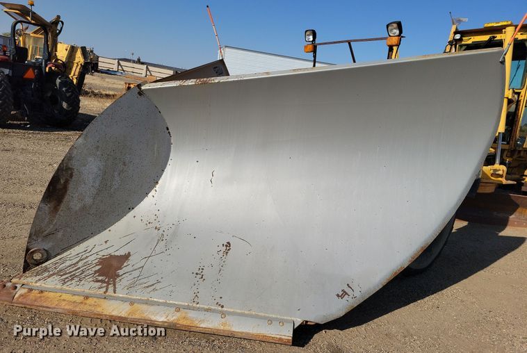 image for item JH9934 2001 John Deere 772CH motor grader