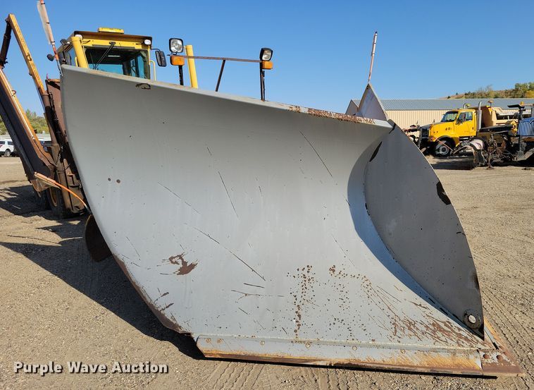 image for item JH9934 2001 John Deere 772CH motor grader