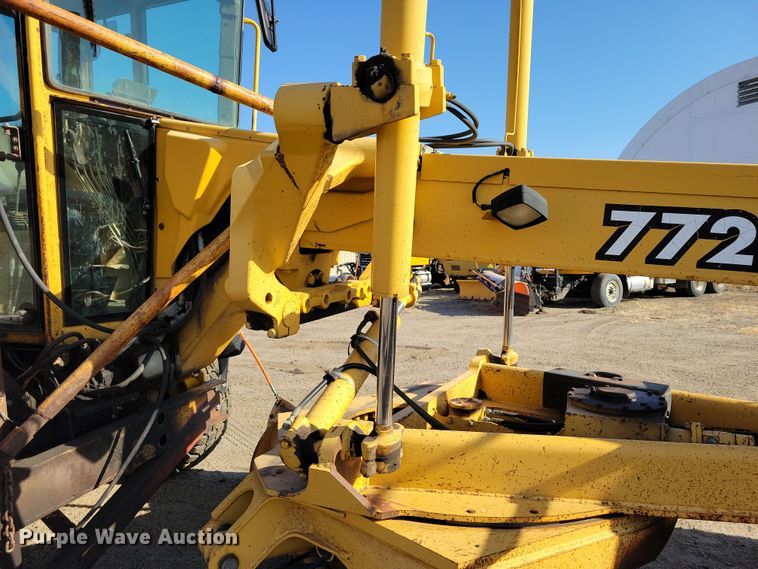 image for item JH9934 2001 John Deere 772CH motor grader