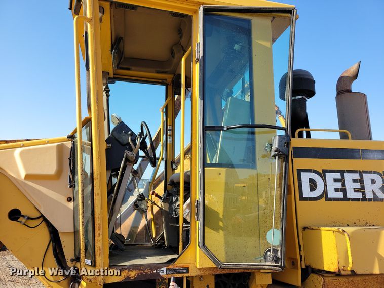 image for item JH9934 2001 John Deere 772CH motor grader