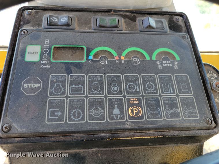 image for item JH9934 2001 John Deere 772CH motor grader