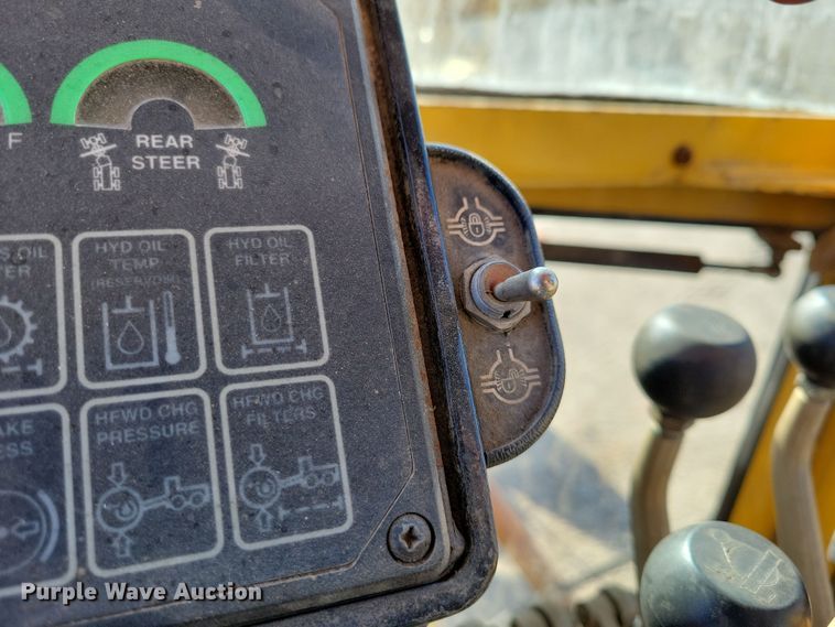 image for item JH9934 2001 John Deere 772CH motor grader