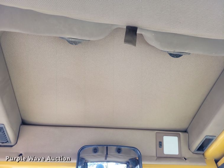 image for item JH9934 2001 John Deere 772CH motor grader