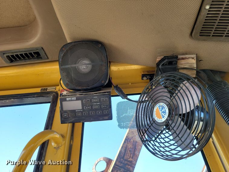 image for item JH9934 2001 John Deere 772CH motor grader