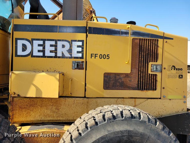 image for item JH9934 2001 John Deere 772CH motor grader