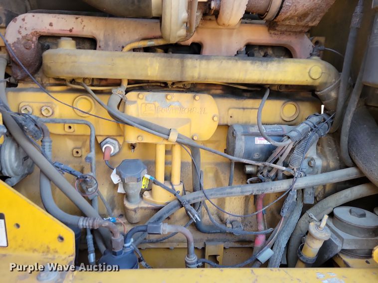 image for item JH9934 2001 John Deere 772CH motor grader