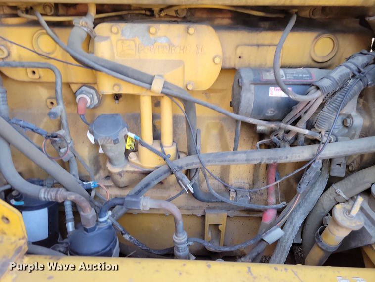 image for item JH9934 2001 John Deere 772CH motor grader