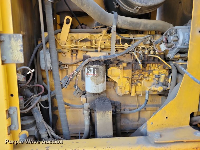 image for item JH9934 2001 John Deere 772CH motor grader