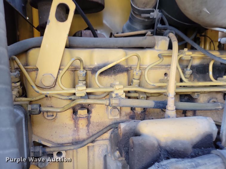 image for item JH9934 2001 John Deere 772CH motor grader