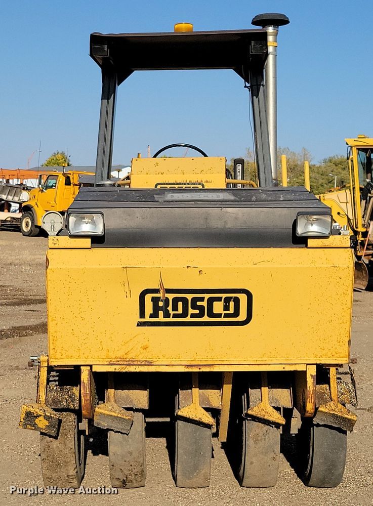 image for item JH9935 1999 Rosco Tru-Pac 915 pneumatic roller