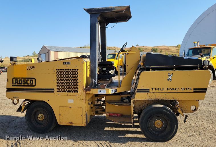 image for item JH9935 1999 Rosco Tru-Pac 915 pneumatic roller