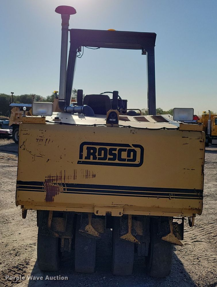 image for item JH9935 1999 Rosco Tru-Pac 915 pneumatic roller