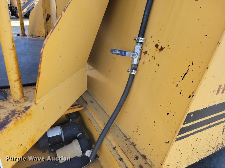 image for item JH9935 1999 Rosco Tru-Pac 915 pneumatic roller