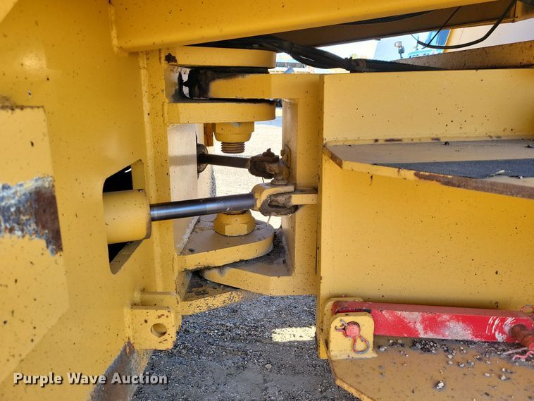 image for item JH9935 1999 Rosco Tru-Pac 915 pneumatic roller