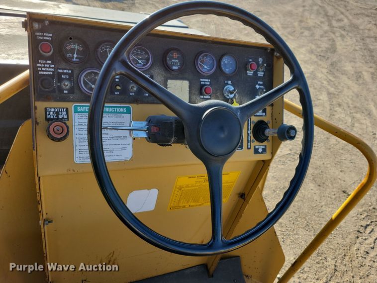 image for item JH9935 1999 Rosco Tru-Pac 915 pneumatic roller