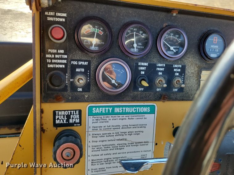 image for item JH9935 1999 Rosco Tru-Pac 915 pneumatic roller