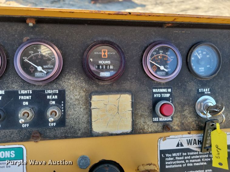 image for item JH9935 1999 Rosco Tru-Pac 915 pneumatic roller