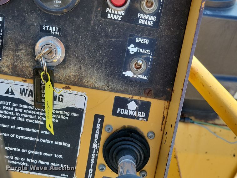 image for item JH9935 1999 Rosco Tru-Pac 915 pneumatic roller