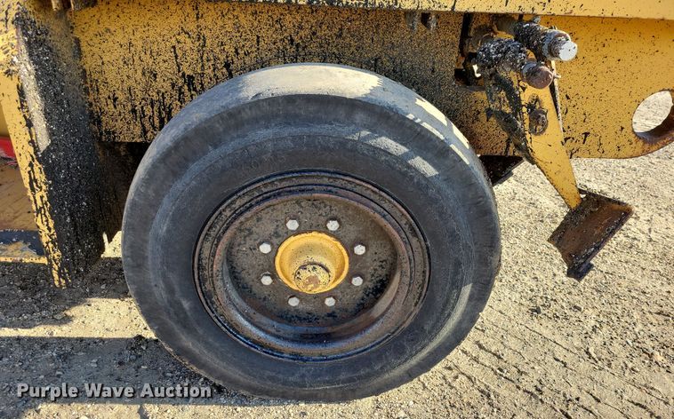 image for item JH9935 1999 Rosco Tru-Pac 915 pneumatic roller