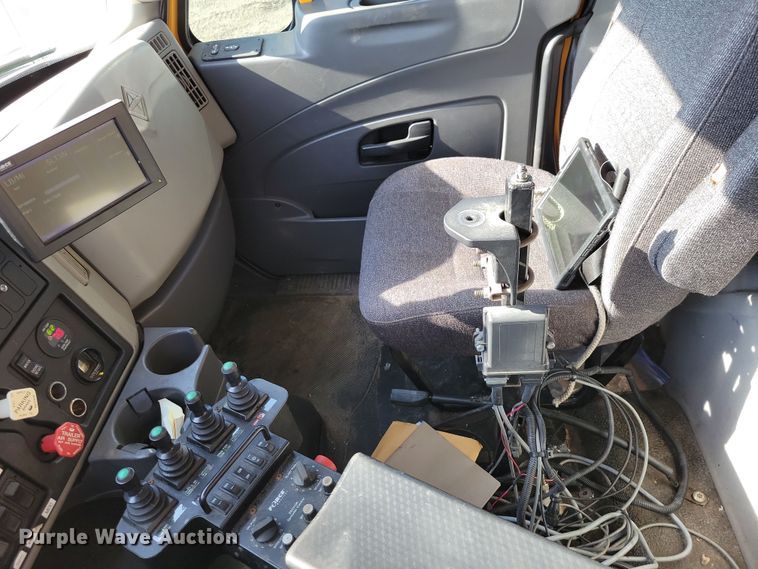 image for item JH9936 2010 International WorkStar 7600 dump truck