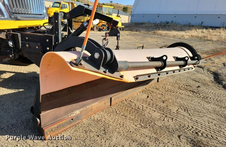 image for item JH9940 2010 International WorkStar 7600 dump truck