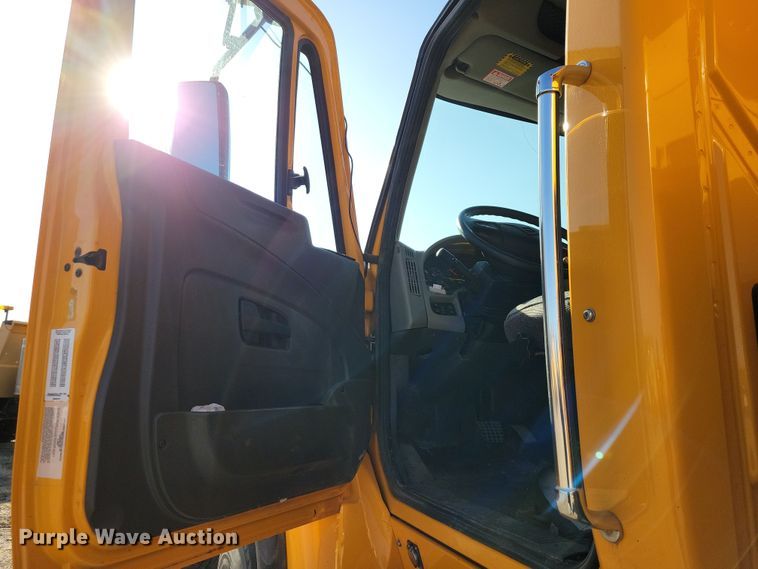 image for item JH9940 2010 International WorkStar 7600 dump truck