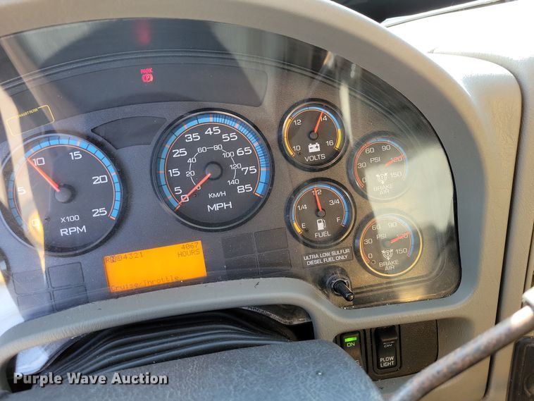 image for item JH9940 2010 International WorkStar 7600 dump truck