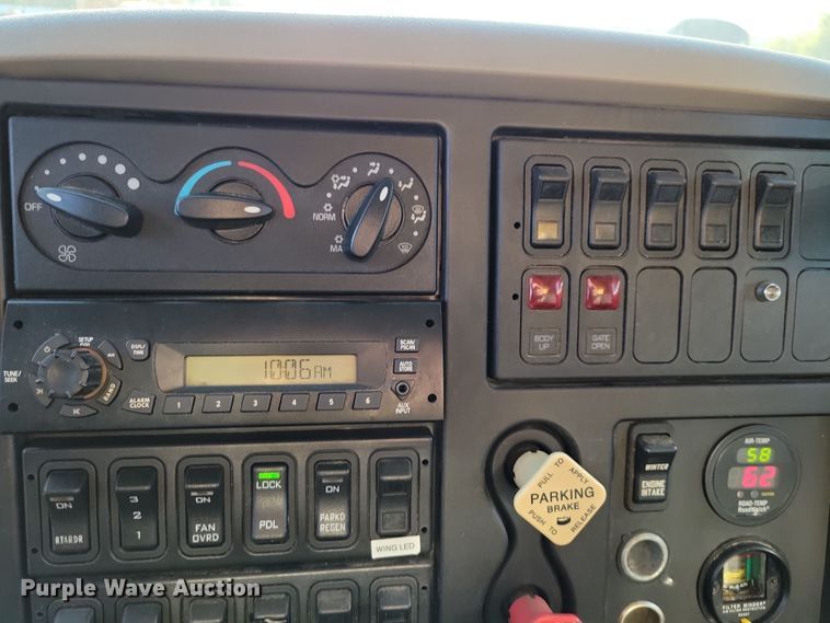 image for item JH9940 2010 International WorkStar 7600 dump truck