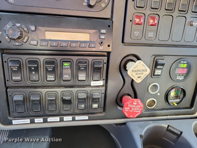 image for item JH9940 2010 International WorkStar 7600 dump truck