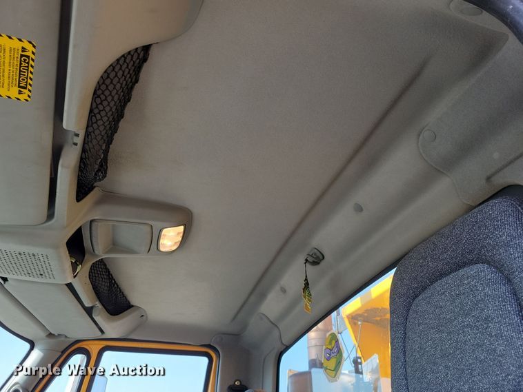 image for item JH9940 2010 International WorkStar 7600 dump truck