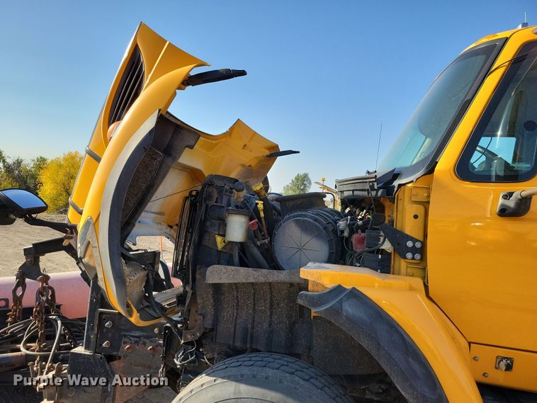 image for item JH9940 2010 International WorkStar 7600 dump truck