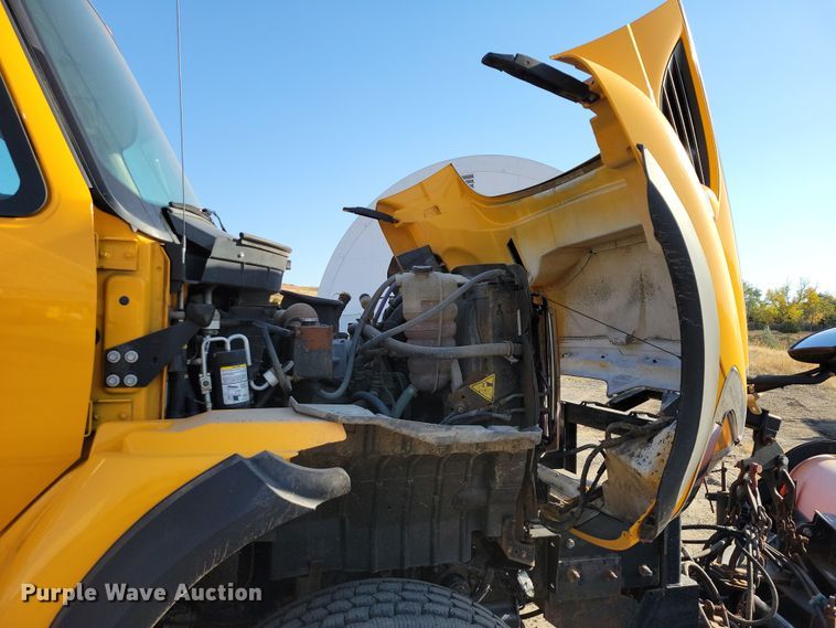 image for item JH9940 2010 International WorkStar 7600 dump truck