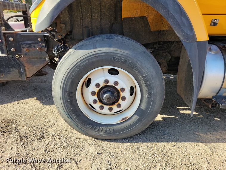 image for item JH9940 2010 International WorkStar 7600 dump truck