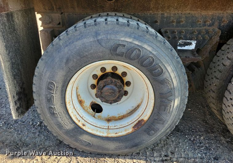 image for item JH9940 2010 International WorkStar 7600 dump truck