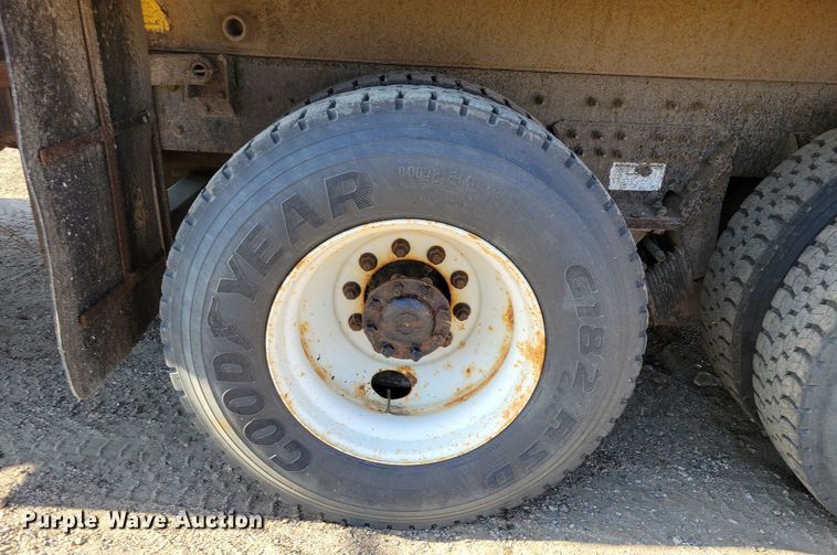 image for item JH9940 2010 International WorkStar 7600 dump truck