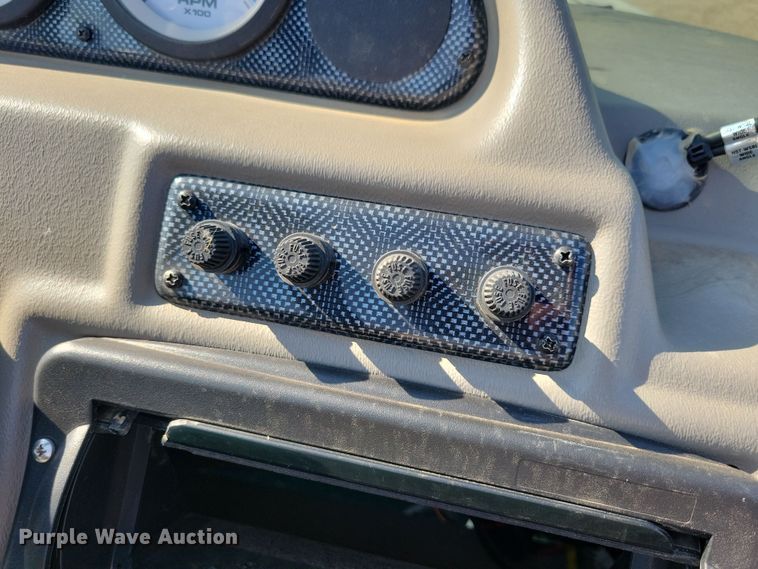 image for item JO9334 2004 Lund 1700 Explorer SS Adventure boat