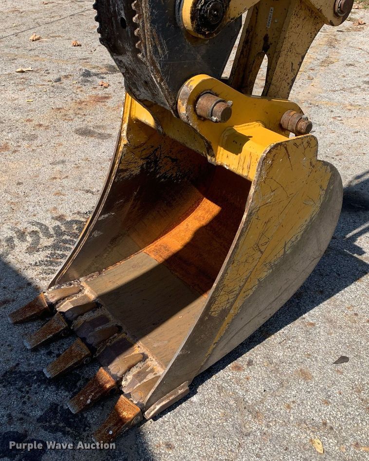 image for item JT9705 2016 John Deere  310L backhoe