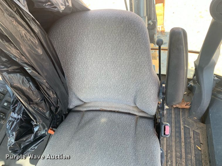 image for item JT9705 2016 John Deere  310L backhoe