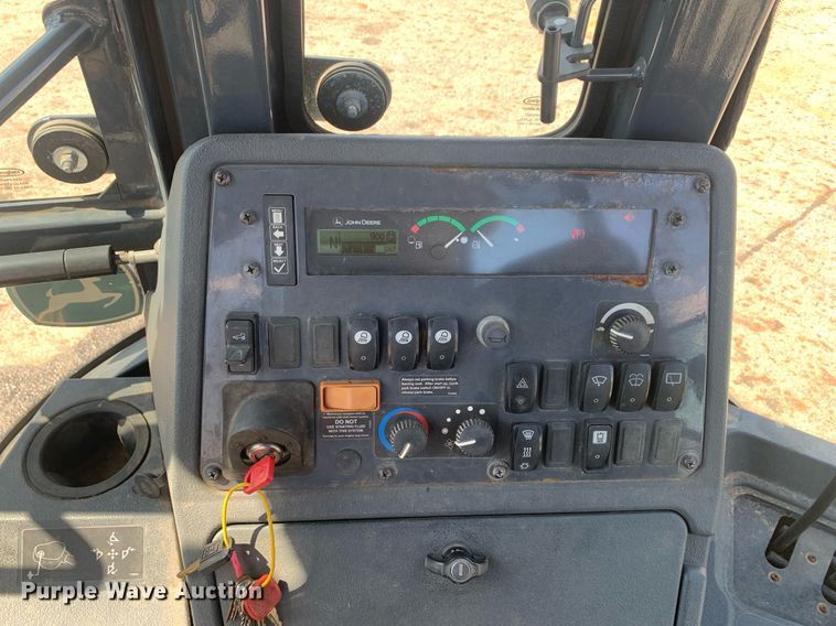 image for item JT9705 2016 John Deere  310L backhoe